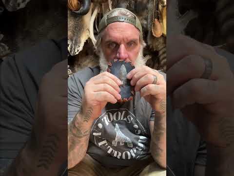 Make A PRIMITIVE Arrowhead or Projectile #survival #flintknapping #diy #stoneage #primitiveskills