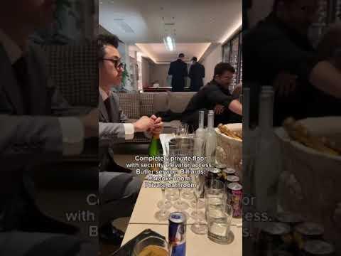 Crazy 8 Story Themepark Club