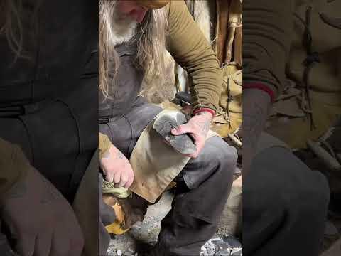 15 Minute Hand Axe - Hammer Stone Only #flintknapping #survival #prehistorictools #primitiveskills