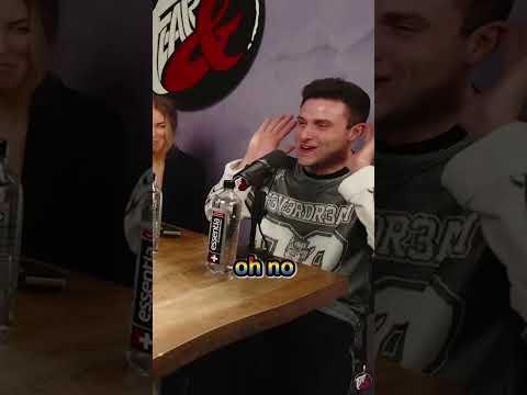 A big surprise for Hasan #austinshow #hasanabi #fearandpodcast #surprise #planes