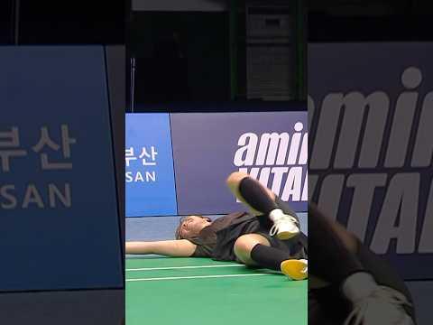 Nicely played into the gap #shorts #badminton #BWF