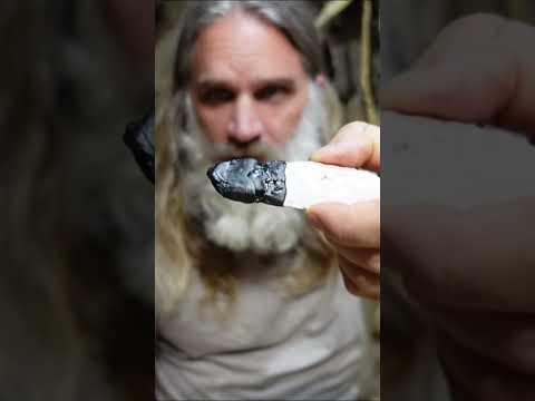 ANYONE Can Make This SIMPLE Stone Knife #survival #bushcraft #flintknapping #outdoors #nature #diy