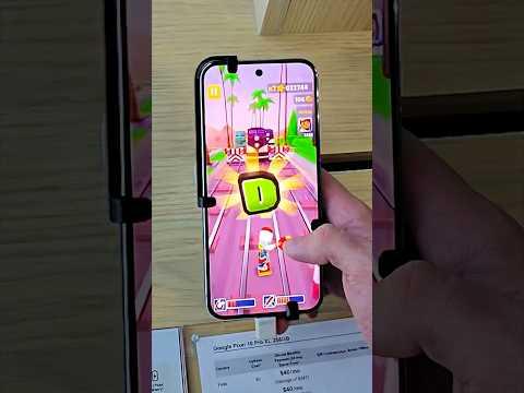 Playing Subway Surfers On A Display Phone