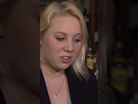 GELD GEGEN ANERKENNUNG: Ein guter Deal? 💰 | Hilf Mir! #rtlzweiclassics #shorts