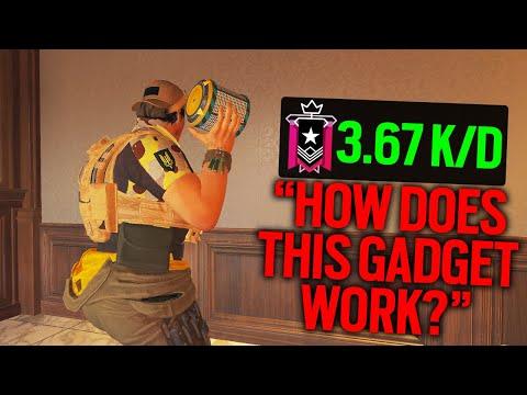 CHAMP CHEATER ACCIDENTALLY EXPOSES HIMSELF