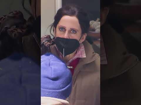 Fast hinter der Maske erkannt: Barbara Schöneberger in der Frittenbude 🍟 | Verstehen Sie Spaß?