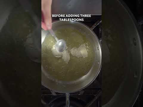 How to make authentic Canadian poutine 🤌