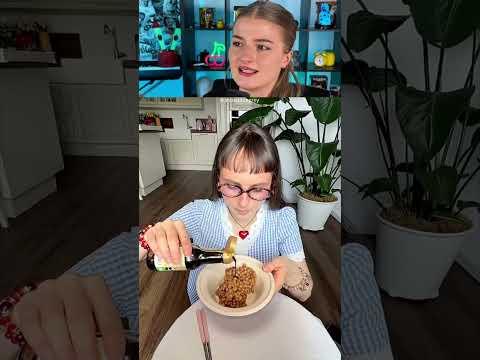 Jessie probiert es aus #shorts #lidiro #schule #memes