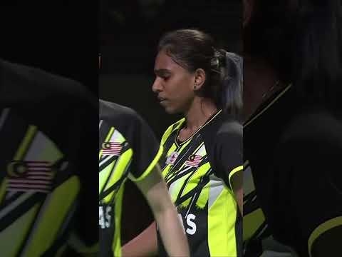 Fierce from the first shot! 🔥 #badminton #PearlyTan #ThinaahMuralitharan