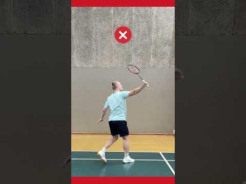 ❌vs.✅ High Backhand Clear. Watch full biomechanics tutorial on our page🏸🔥