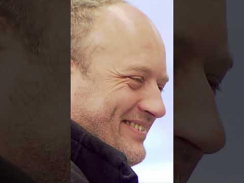 Spaß an der Kasse: Kassiererin feiert Männermagazin auf dem Band | Verstehen Sie Spaß?