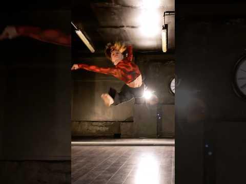 Vous la reconnaissez ? 💥                           #lyrical #contemporary #sabrinalonis #dancer