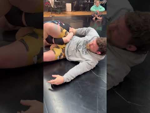 Flattening the omoplata 🤙🏻