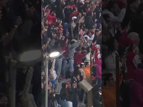 Crowd ROARS in podium battle! 👏