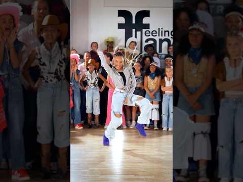 Cette danseuse a une énergie débordante ! 🔥 #dancer #kids #viralvideo #shorts