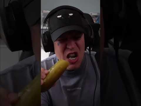 Monte kotzt fast wegen EKELGURKE! 🤢😂