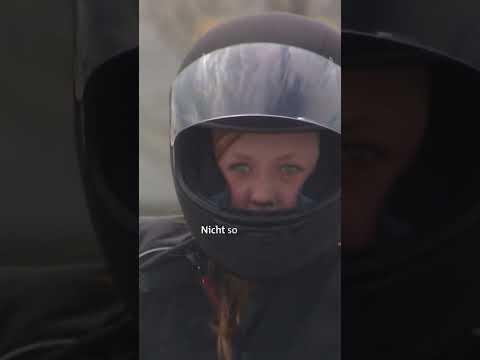Wenn das Motorrad nicht so will wie die Fahrerin. Oder ist das etwa Absicht?? 😉| Verstehen Sie Spaß?