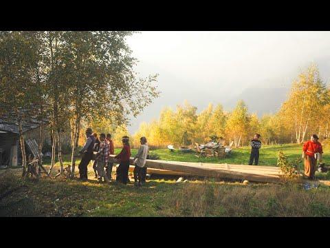 #183 Carrying 300kg roof beams up the mountain, Making new friends, And losing some...