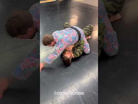 3 gems to make your mount dangerous, getting the grip, the cross choke, and the armbar 💀