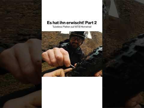 Wir reparieren den Platten – als wär’s ein Notfall-Einsatz 😤 #reifenpanne #outdoor #teamwork