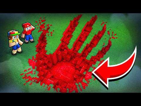 We Found the Scariest FOOTPRINTS in Minecraft…