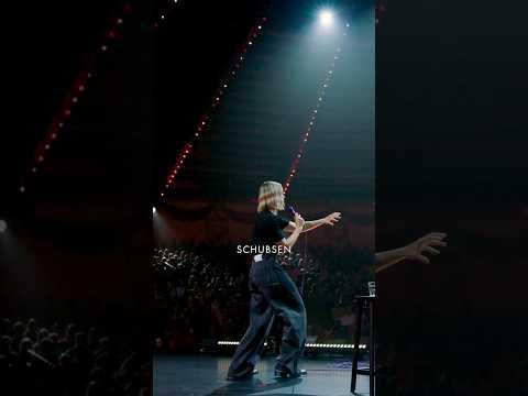 Stehen heterosexuelle Männer auf „schubsbare“ Frauen?