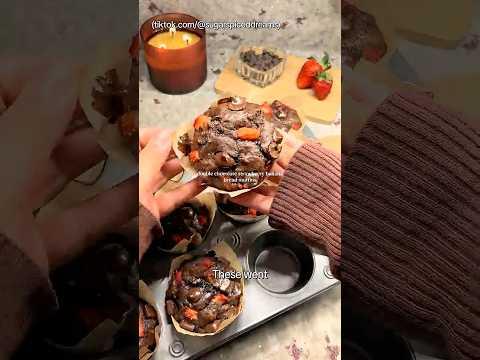 I tried making the VIRAL Chocolate Dipped Strawberry muffins...
