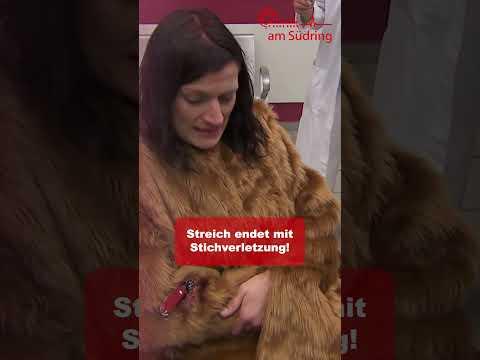 Streich geht schief: Messer im Bauch! #krankenhaus #notaufnahme #südklinikamring #messer #kostüm