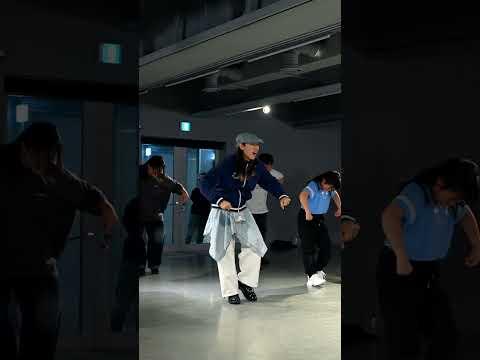 feel the funk😆😆 @funkky_smile #street #class #locking #lockerzee #simmon