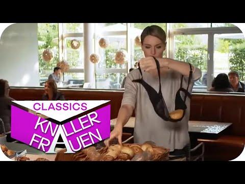 Kleine Helferlein am Buffet | Knallerfrauen mit Martina Hill