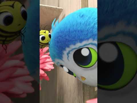 Arlo the owl gets stuck in the fence! 😱😫😭 #LucastheSpider #cartoonforkids