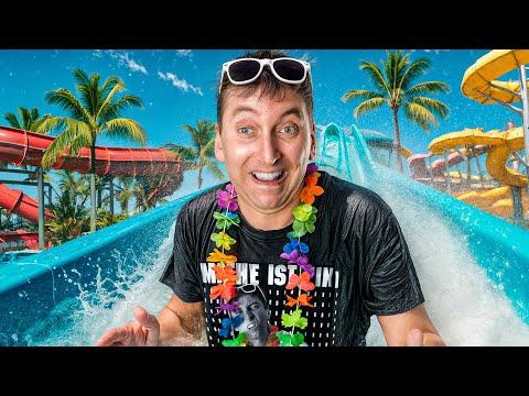 Sandra testet Wasserrutschen im Wasserpark😲💦💧