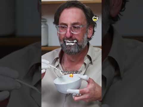 Eric Wareheim is trippin' balls 💀