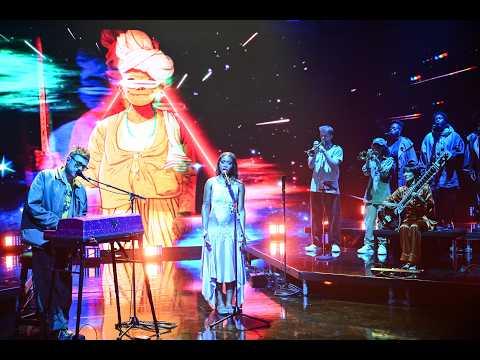 Gorillaz - Orange County ft Bizarrap/Kara Jackson/Anoushka Shankar (Live on The Graham Norton Show)