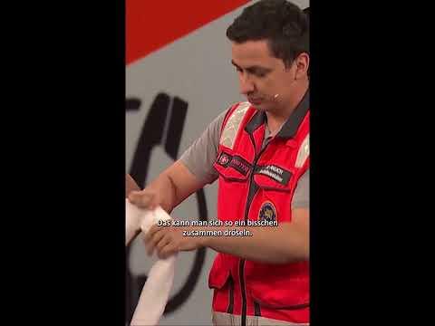 Erste Hilfe Trick: Mit dem Dreieck-Tuch Verletzte transportieren! | Tigerenten Club #shorts