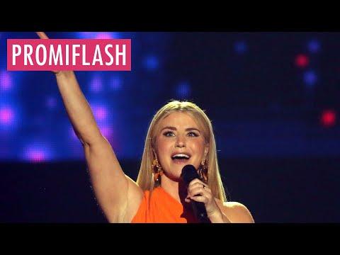 Beatrice Egli beeindruckt Fans im extravaganten Latex-Outfit