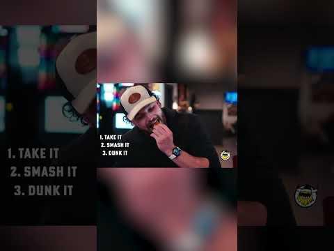 The Ultimate Wing Eating Techniques 🍗🍗 Straight from Buffalo!