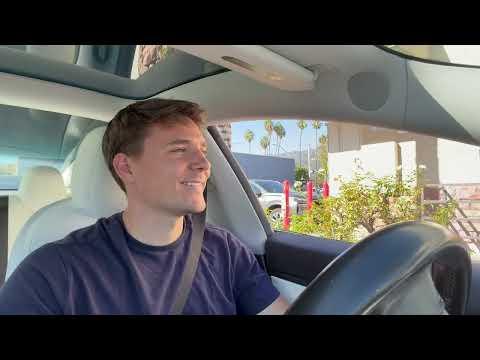 HARASSING DRIVE THRU WORKERS!!