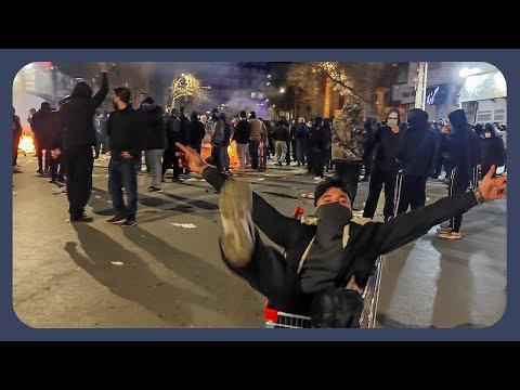 Proteste im Iran! Stürzt jetzt die Regierung?