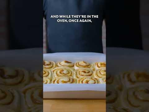 Cinnamon rolls but make it pumpkin spice 🎃