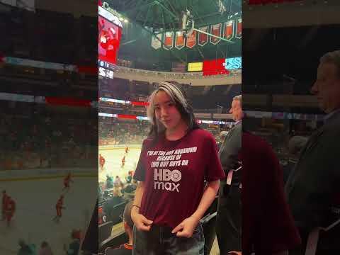 INBETWEEN HIS LEGS #heatedrivalry #anaheimducks #boyaquarium