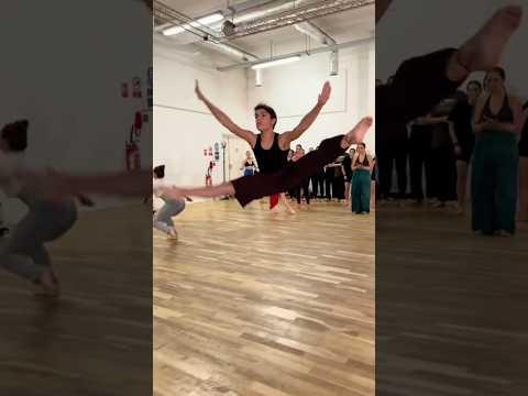 🚀 TUTO : en 30 secondes, ton saut n’aura plus rien à voir 💥💃 #tutorial #dance #split