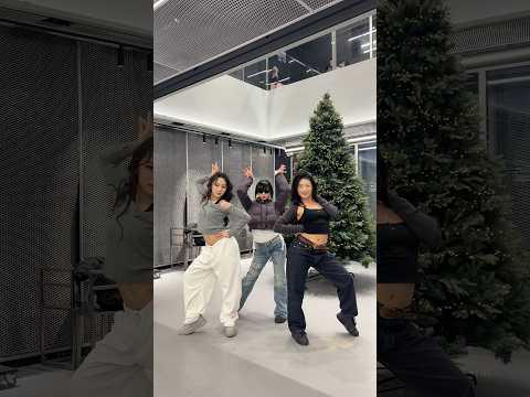 At Us- Let’s go DO-BE-DY! #dohee #debby #redy #atus #1million