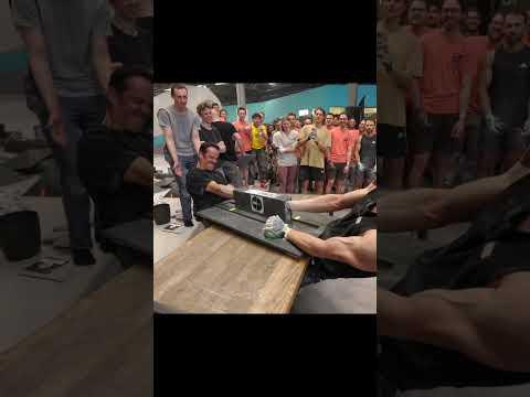 Brutal Crack Of War Battle