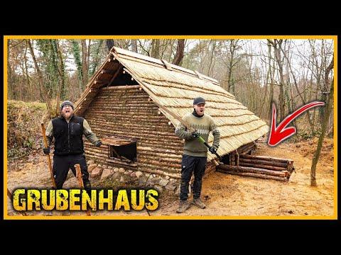 Grubenhaus 3.0 – Moos überall und krasser Eingang haben uns fast gebrochen - Bushcraft [Part 10]