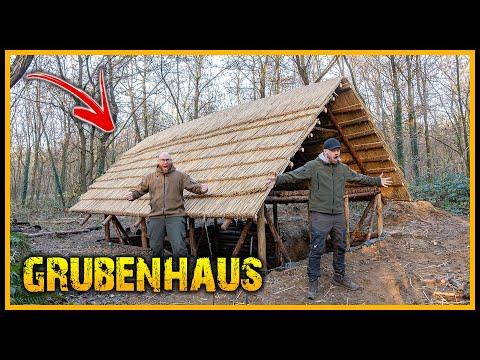 Grubenhaus 3.0 – Dachverlattung und Reetdach - Es ist nur noch krank 😱  [Part 6]