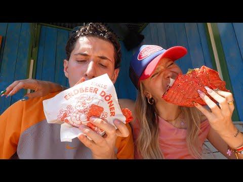 wir testen verrückte Foodspots in Berlin & Karl verarscht uns mit seinem Erdbeer-Döner