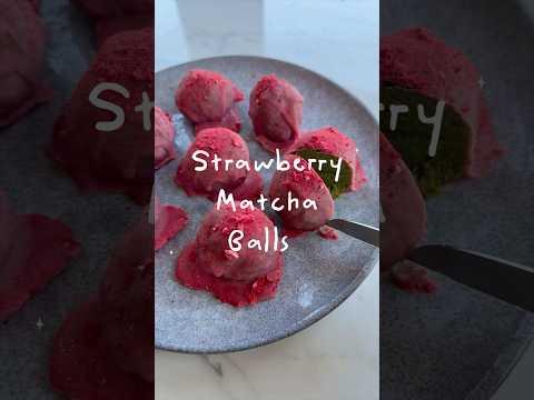 Strawberry Matcha Balls 🍓🍵 #vegan #gesundersnack
