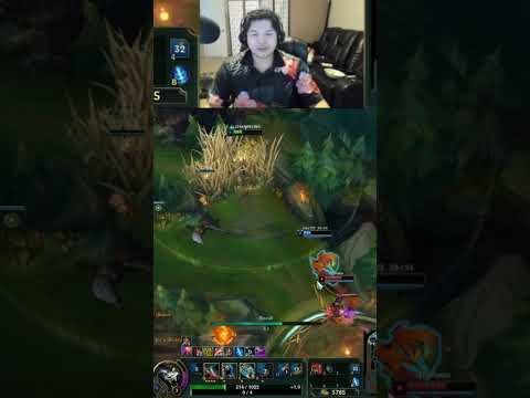 my hand hurts  #oldclips #gaming #leagueoflegends #streaming #fblifestyle