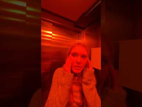 PANIK im Fahrstuhl 😨